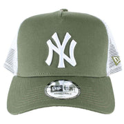New Era Green 9FORTY League Essential New York Yankees Trucker Cap